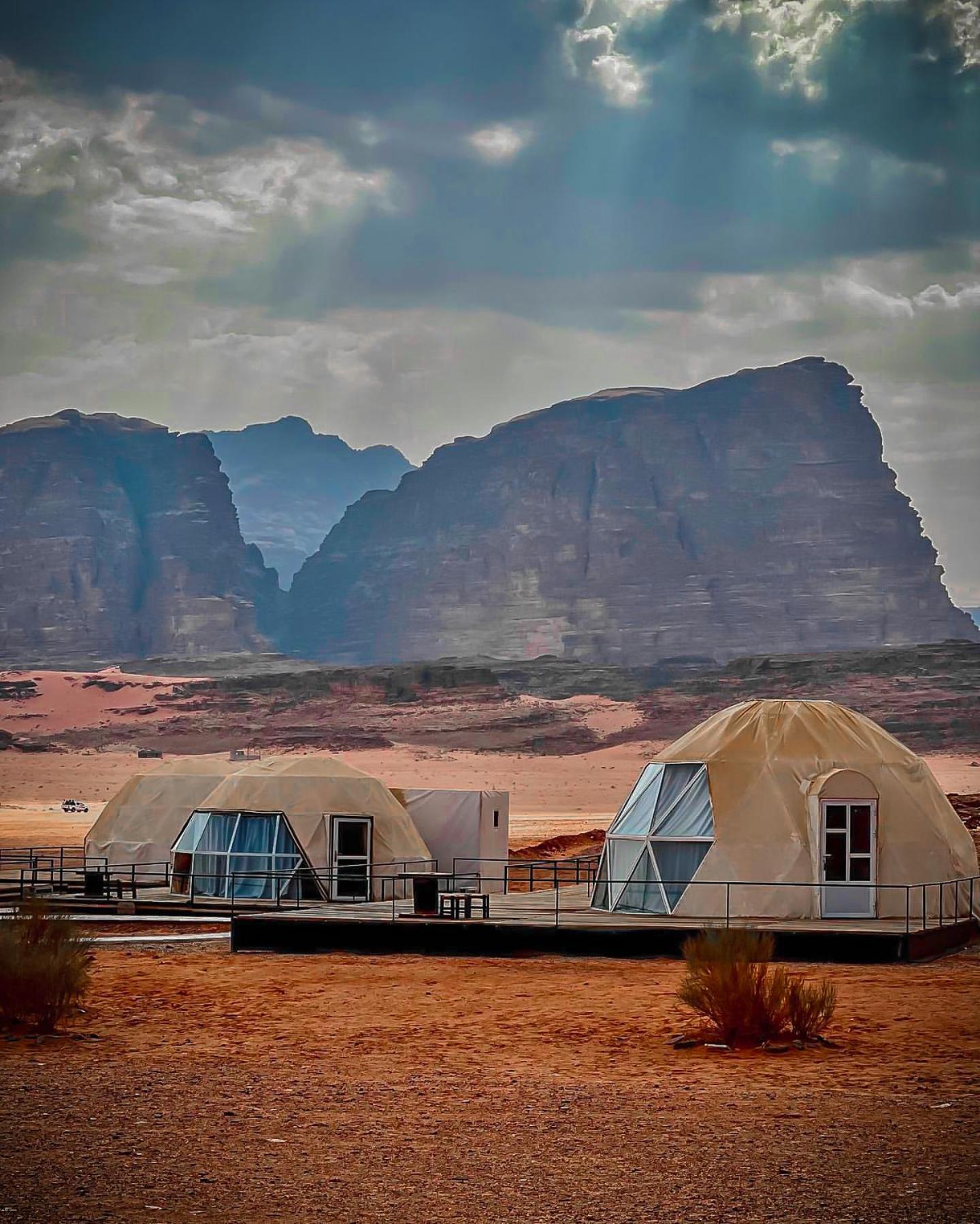 Rum Maria Luxury Camp & Bubble Rooms Wadi Rum Esterno foto